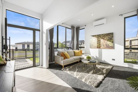 Photo of property in 32 Tahuna Minhinnick Drive, Glenbrook, Waiuku, 2681