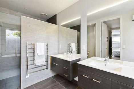 Photo of property in 98 Broadhaven Avenue, Parklands, Christchurch, 8083