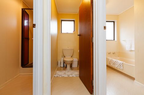 Photo of property in 5 Hill Court, Awapuni, Palmerston North, 4412