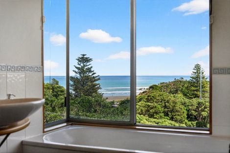 Photo of property in 10 Waitea Road, Muriwai, Waimauku, 0881