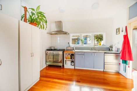 Photo of property in 87 Florence Avenue, Palmerston North, 4414