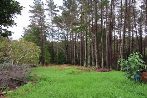 Photo of property in 1008 East Coast Road, Fairview Heights, Auckland, 0630