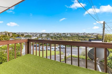 Photo of property in 1/12 Glenvar Road, Torbay, Auckland, 0630