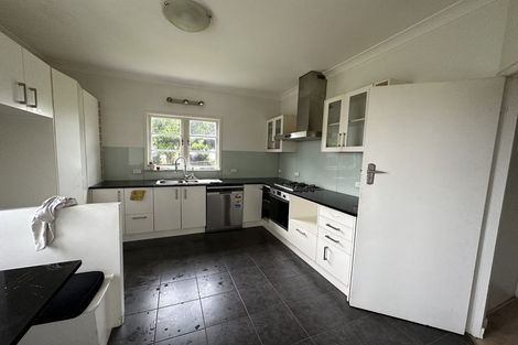 Photo of property in 11 Otahuri Crescent, Greenlane, Auckland, 1051
