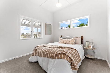 Photo of property in 24 Jean Place, Stanmore Bay, Whangaparaoa, 0932