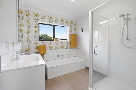 Photo of property in 16 Ranfurly Terrace, Pyes Pa, Tauranga, 3112
