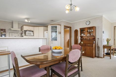 Photo of property in 17 Pampas Grove, Welcome Bay, Tauranga, 3112