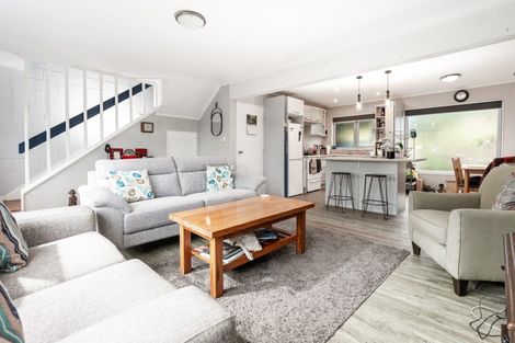 Photo of property in 11 Hollydale Grove, Churton Park, Wellington, 6037