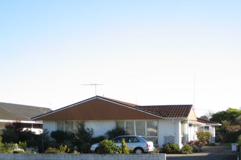 Photo of property in 2/203a Main North Road, Redwood, Christchurch, 8051