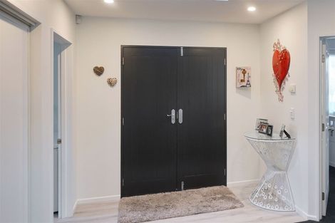 Photo of property in 2 The Stables, Woodend, 7610