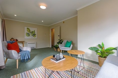 Photo of property in 98 Pahiatua Street, Hokowhitu, Palmerston North, 4410