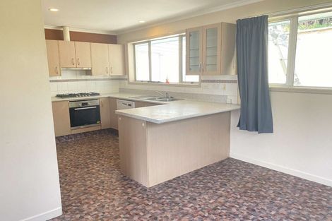 Photo of property in 89c Poplar Grove, Whalers Gate, New Plymouth, 4310