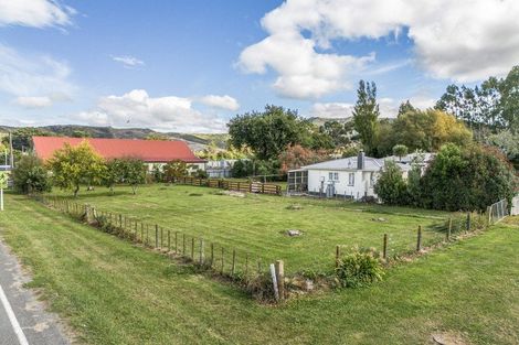 Photo of property in 10 Dundas Street, Porangahau, 4291
