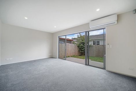 Photo of property in 2/70 Clevedon Road, Papakura, 2110