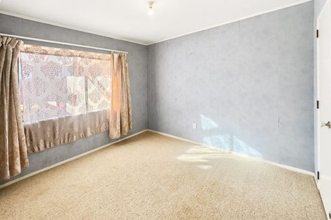 Photo of property in 1/81 Aviemore Drive, Highland Park, Auckland, 2010