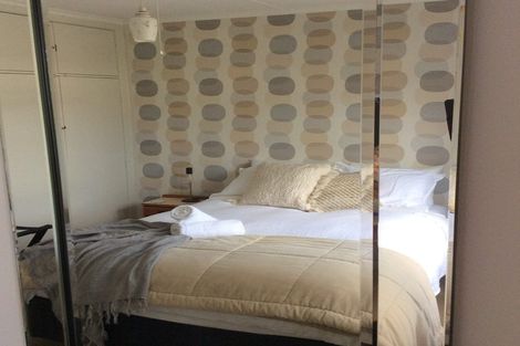 Photo of property in 5 Pendarves Street, New Plymouth, 4310