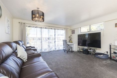 Photo of property in 1a Ruamahanga Crescent, Terrace End, Palmerston North, 4410