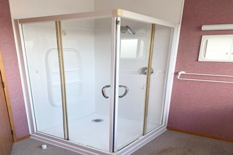 Photo of property in 1024 East Coast Road, Fairview Heights, Auckland, 0630