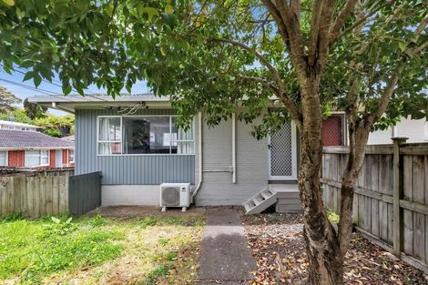 Photo of property in 2/42 Sheridan Drive, New Lynn, Auckland, 0600