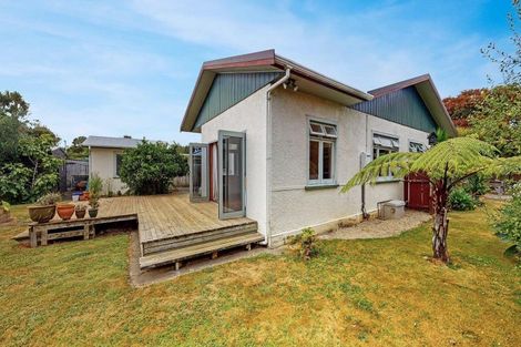 Photo of property in 6 Taranaki Street, Saint Johns Hill, Whanganui, 4501