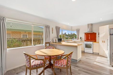 Photo of property in 25 Villa Grove, Paraparaumu, 5032