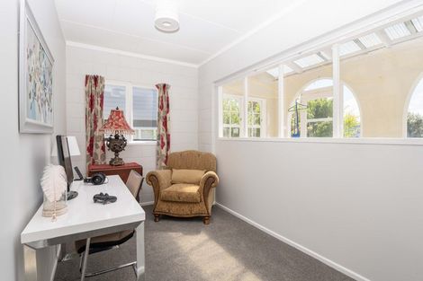 Photo of property in 52 Oriel Avenue, Tawa, Wellington, 5028