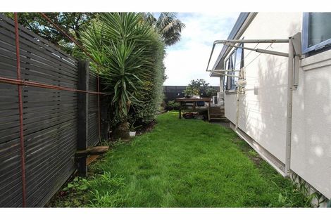 Photo of property in 23a Kervil Avenue, Te Atatu Peninsula, Auckland, 0610