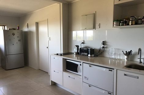 Photo of property in 86 Hadfield Street, Beach Haven, Auckland, 0626