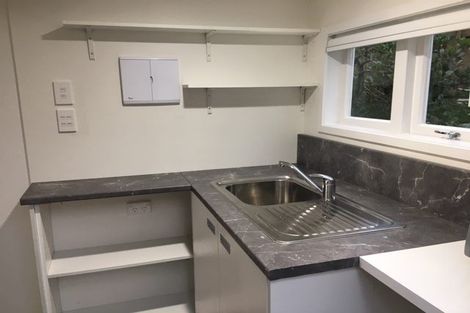 Photo of property in 1/1 Deuxberry Avenue, Northcote, Auckland, 0627