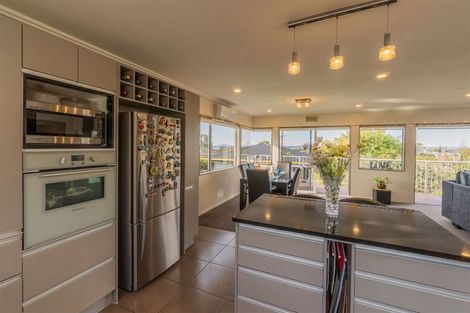 Photo of property in 4313a Great North Road, Glendene, Auckland, 0602