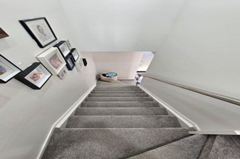 Photo of property in 9/6 Kereru Street, Henderson, Auckland, 0612