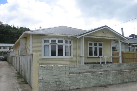Photo of property in 57 Tauhinu Road, Miramar, Wellington, 6022
