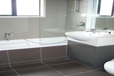 Photo of property in 33 Sonoma Crescent, Oteha, Auckland, 0632