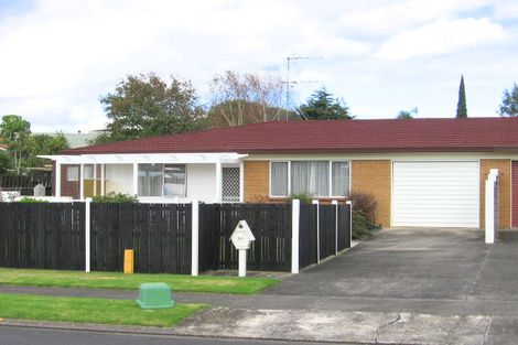 Photo of property in 1/5 Vivian Wilson Drive, Eastern Beach, Auckland, 2012