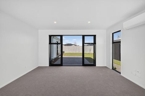 Photo of property in 27 Hanmer Crescent, Rangiora, 7400