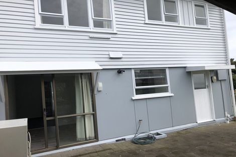 Photo of property in 34 Cook Street, Marfell, New Plymouth, 4310