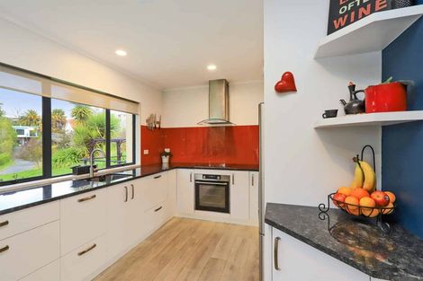 Photo of property in 8a Busby Place, Havelock North, 4130