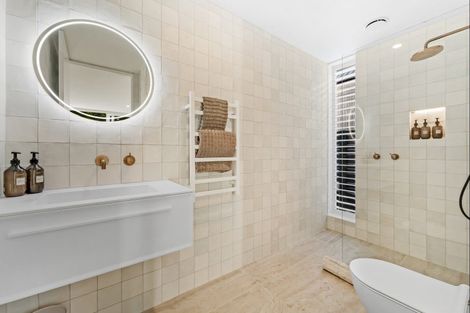 Photo of property in 16 Ida Way, Omaha, 0986