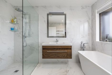 Photo of property in 1 The Ritz, Orewa, 0931