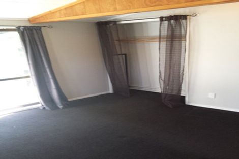 Photo of property in 15 Vina Place, Massey, Auckland, 0614