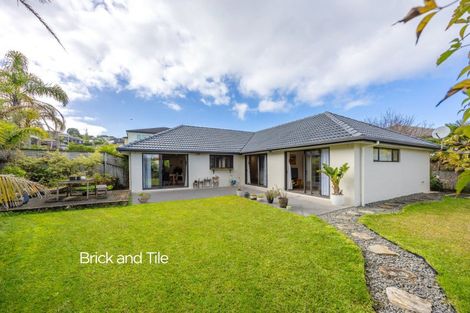 Photo of property in 6 Lough Derg Place, Pinehill, Auckland, 0632