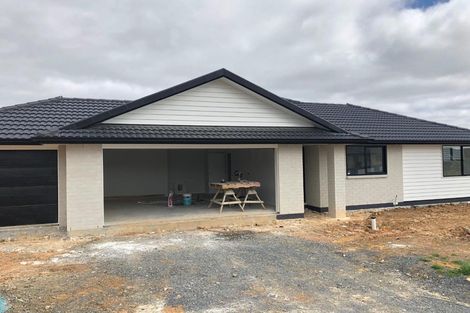 Photo of property in 10 James Elliot Way, Pokeno, 2402