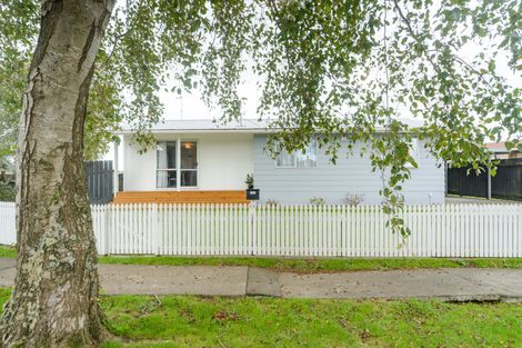 Photo of property in 35 Suzanne Grove, Kelvin Grove, Palmerston North, 4414