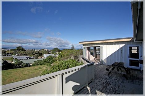 Photo of property in 31 Nelson Street, Foxton Beach, Foxton, 4815