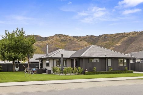 Photo of property in 3 Searle Drive, Cromwell, 9310