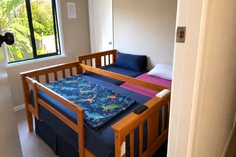 Photo of property in 20 Godley Road, Green Bay, Auckland, 0604