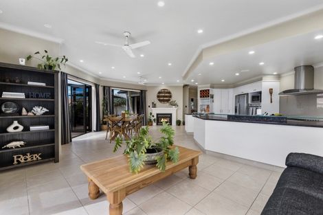 Photo of property in 2 Santa Monica Drive, Papamoa Beach, Papamoa, 3118