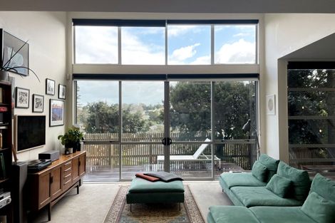 Photo of property in 76h Edmonton Road, Henderson, Auckland, 0612