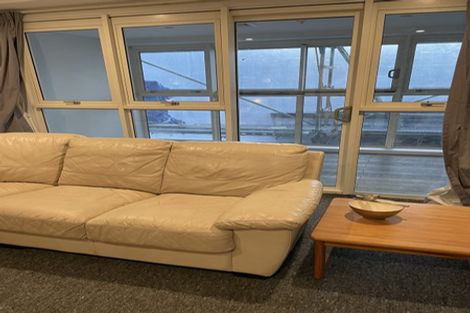 Photo of property in 2b/5 Kent Terrace, Mount Victoria, Wellington, 6011