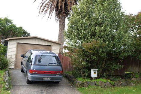 Photo of property in 76 Evelyn Road, Cockle Bay, Auckland, 2014